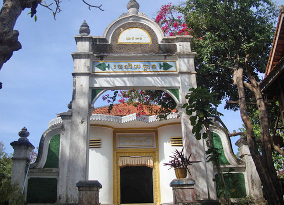 attraction-Phnom Sam Bok Resort 2.jpg